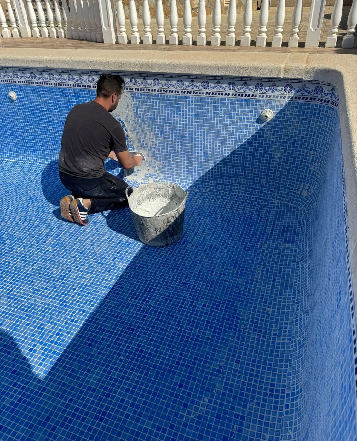 rejunteo junta lechada piscina alga gresite